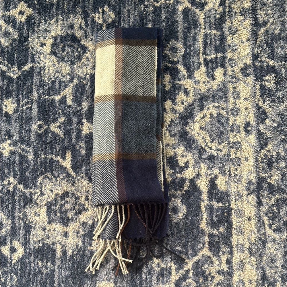 NWOT Tommy Hilfiger Wool Scarf